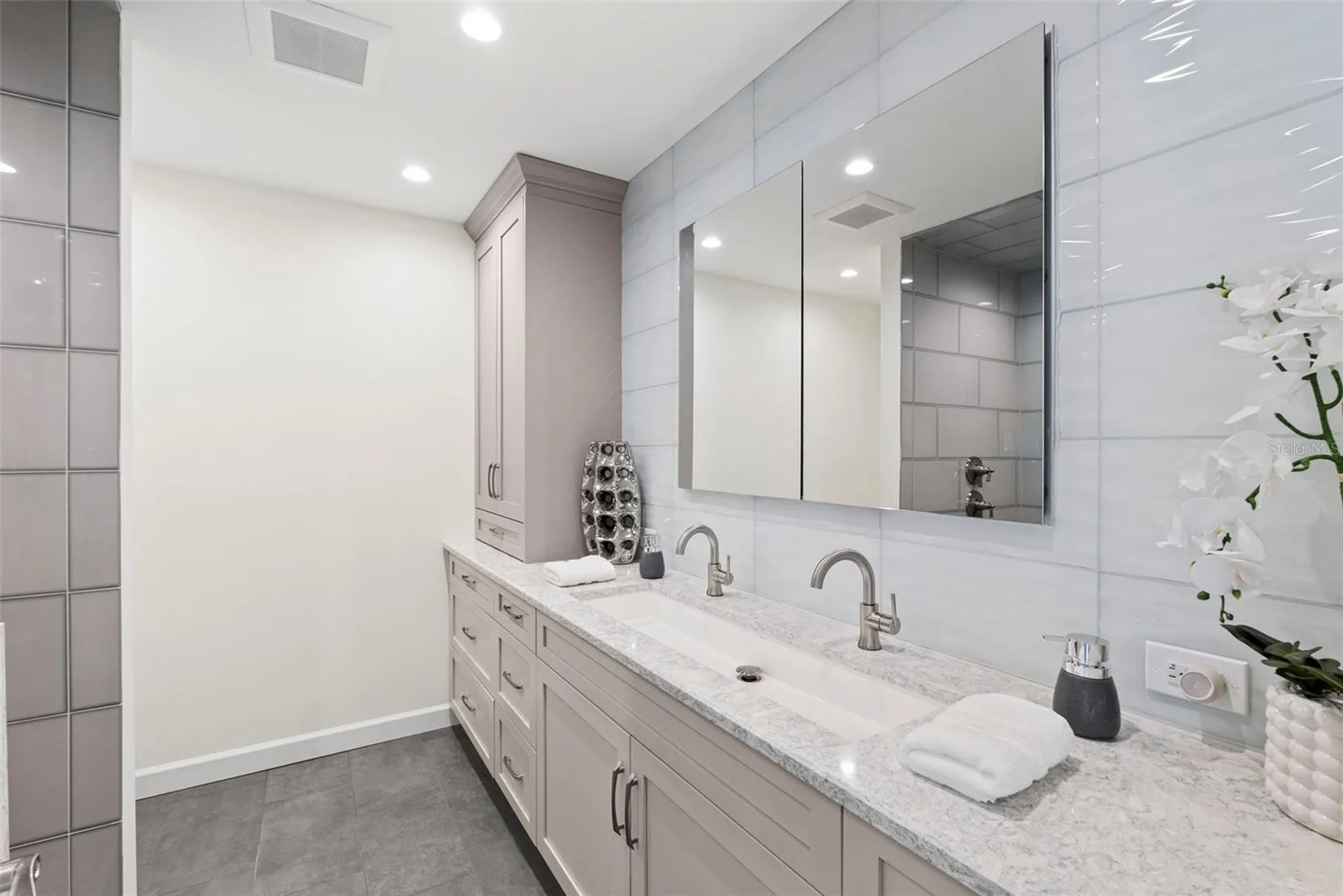 5173 Horseshoe Place St Petersburg FL 33703