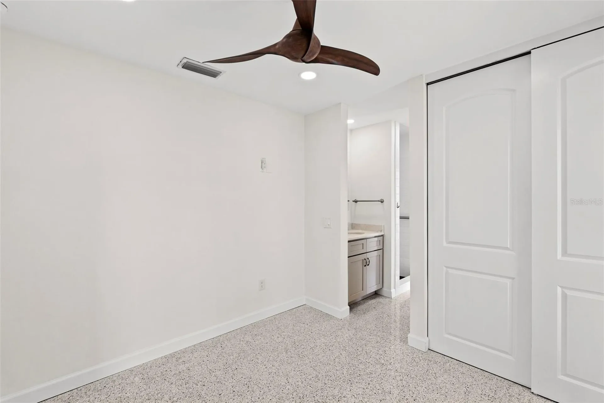 5173 Horseshoe Place St Petersburg FL 33703