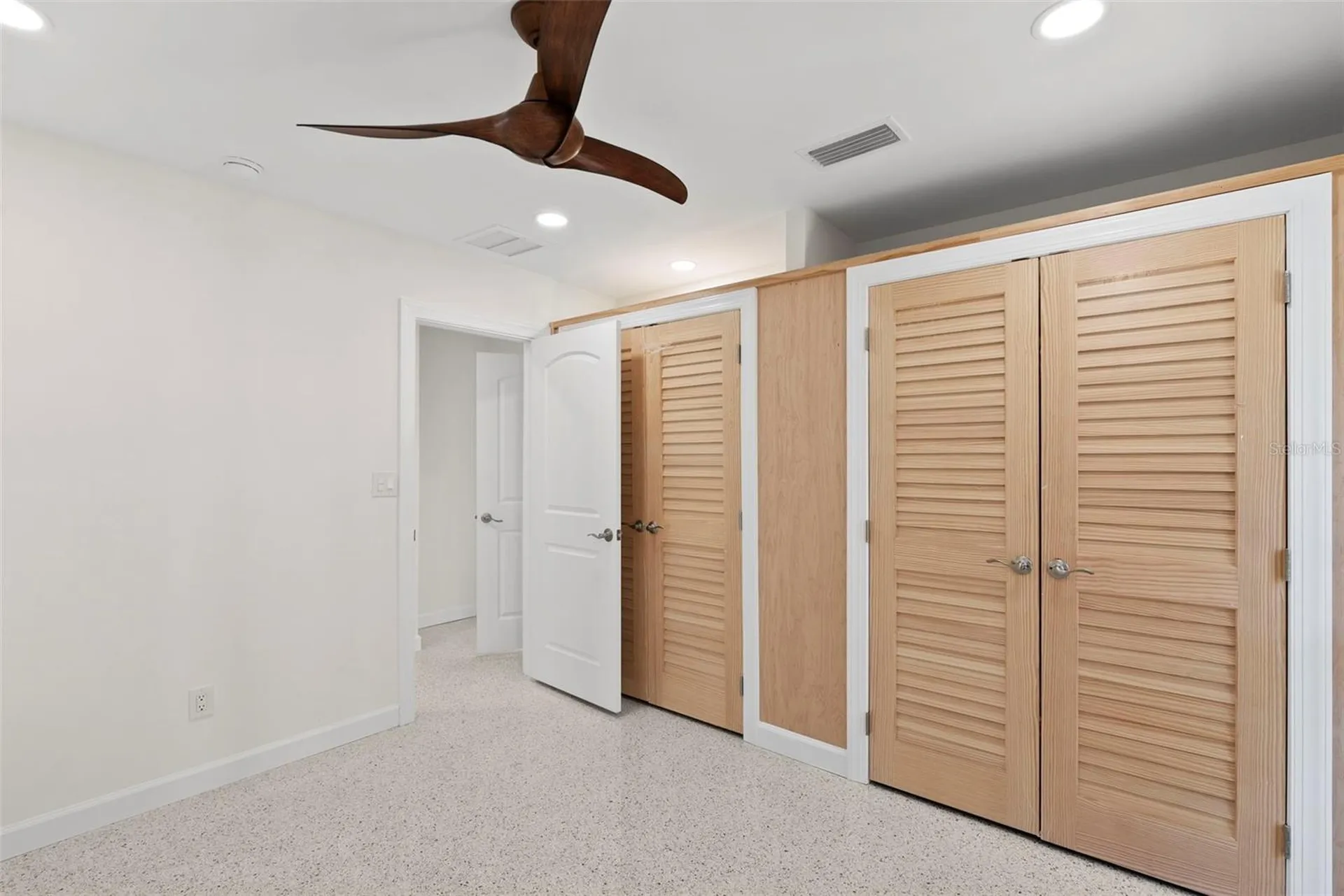 5173 Horseshoe Place St Petersburg FL 33703