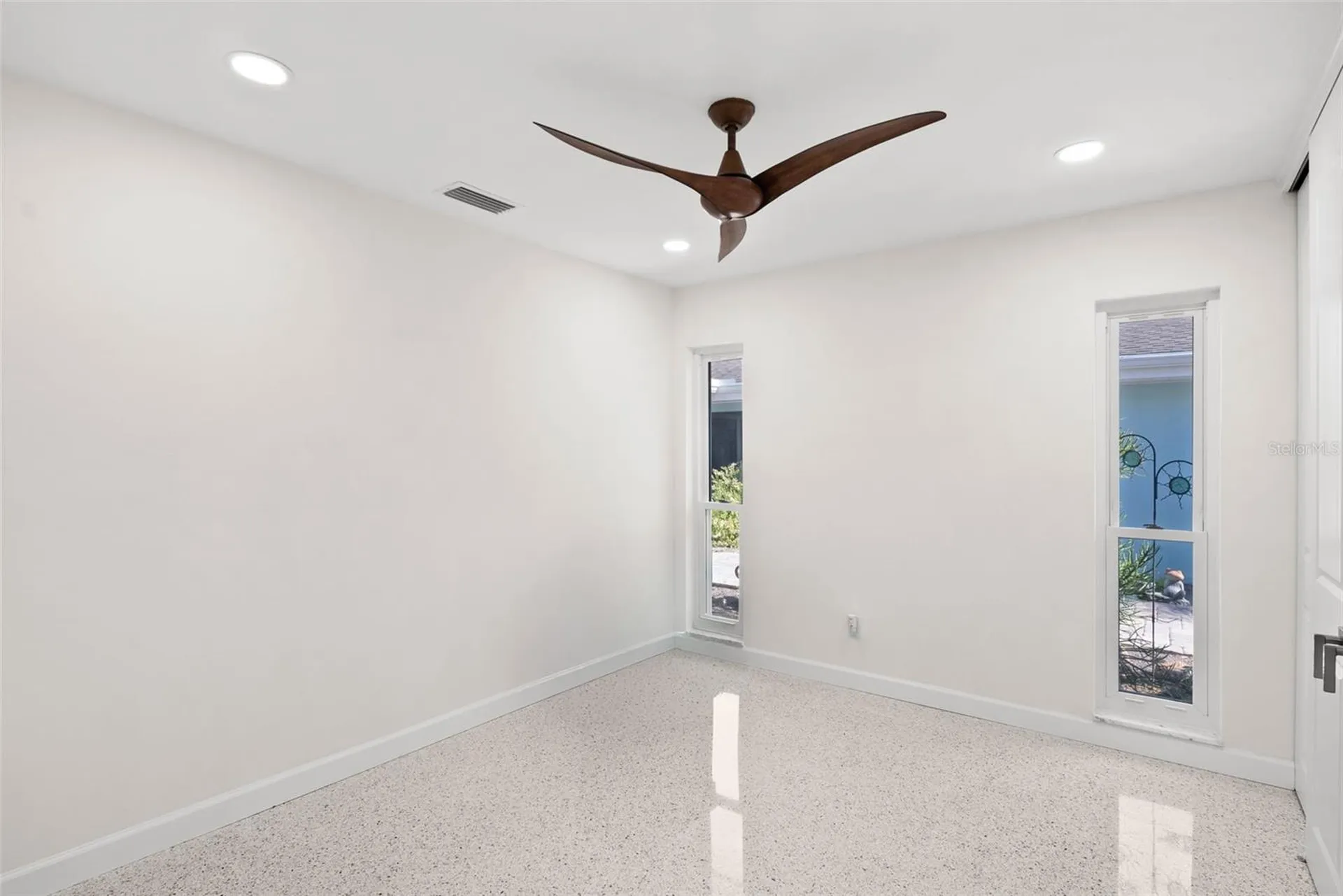 5173 Horseshoe Place St Petersburg FL 33703