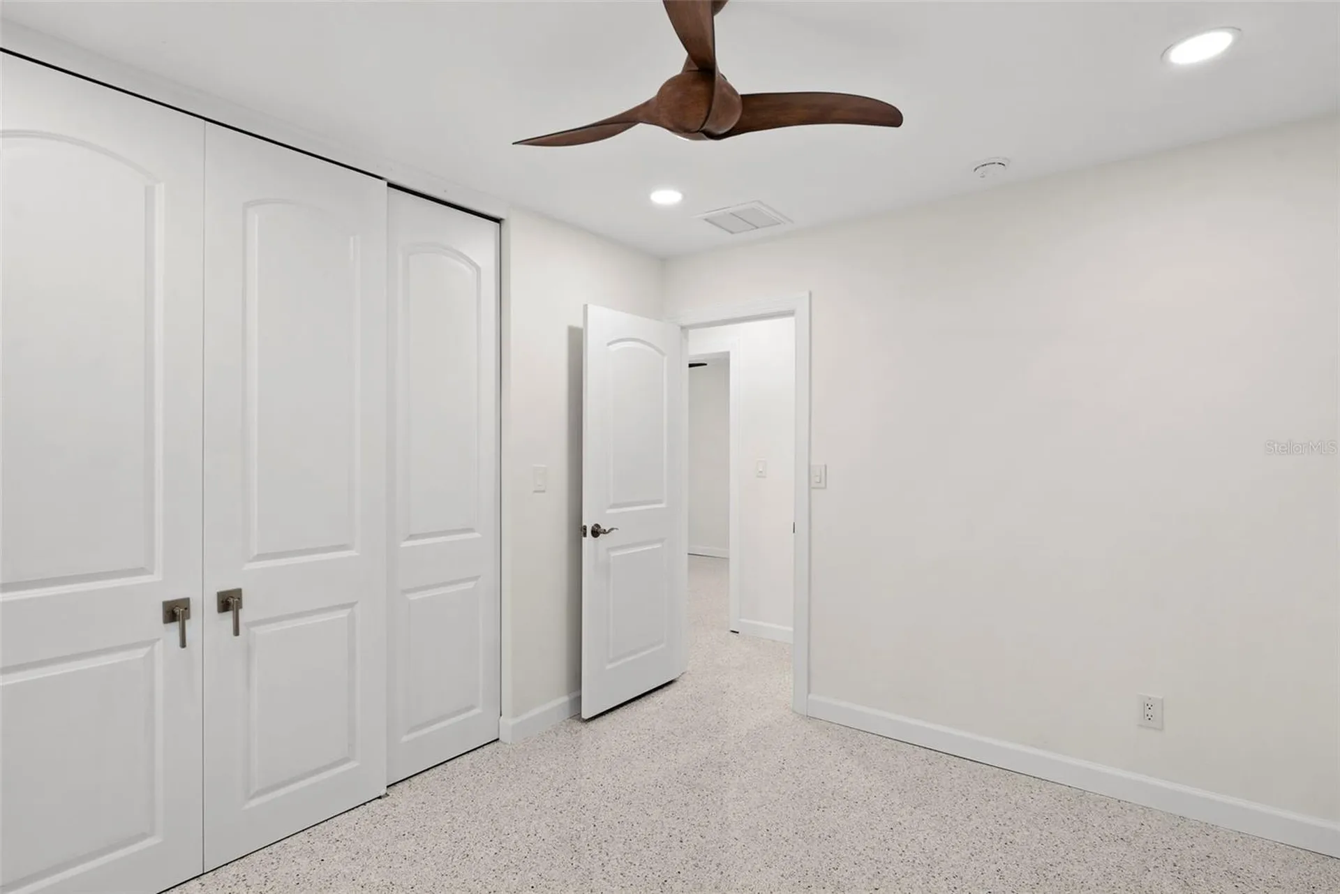 5173 Horseshoe Place St Petersburg FL 33703