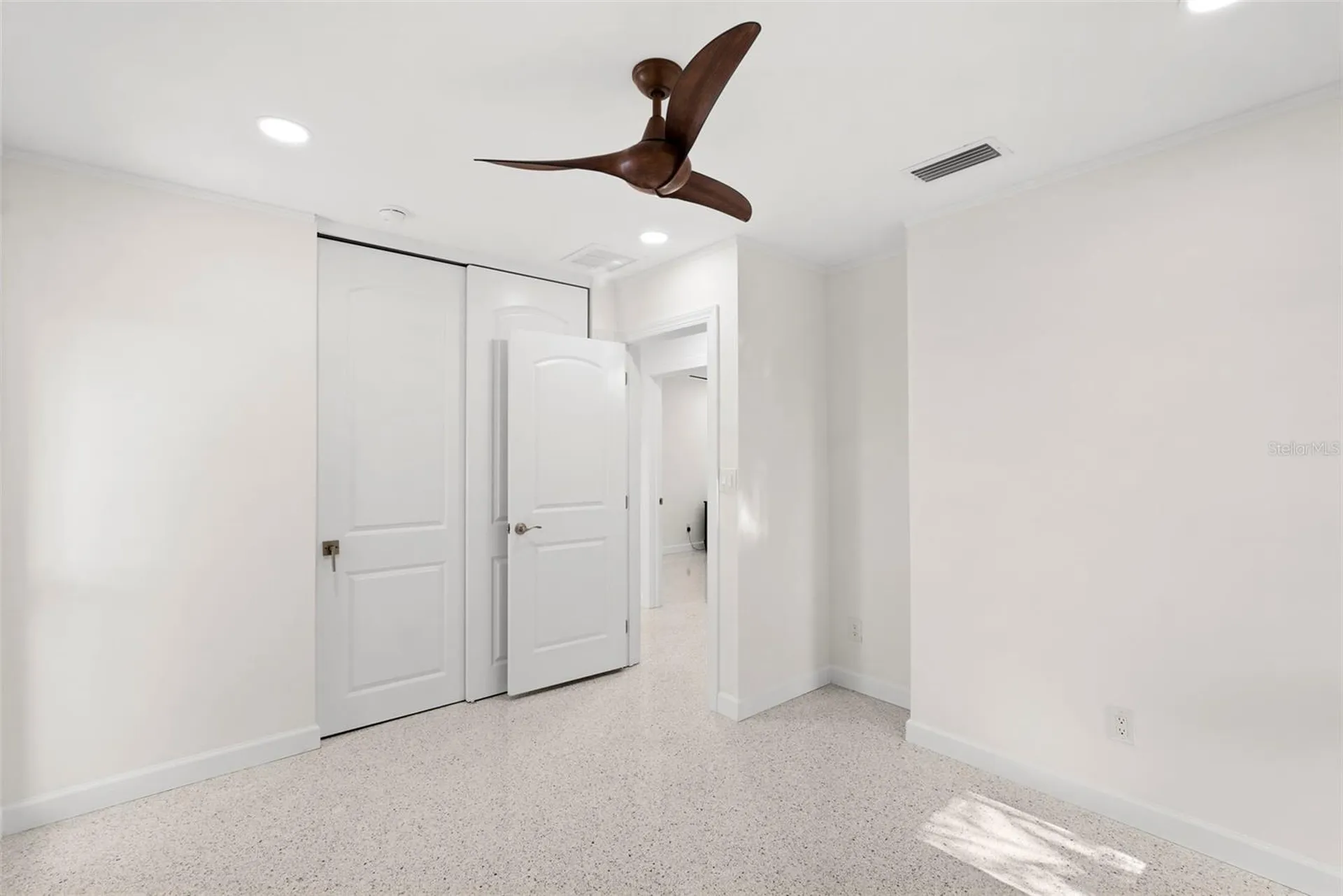 5173 Horseshoe Place St Petersburg FL 33703