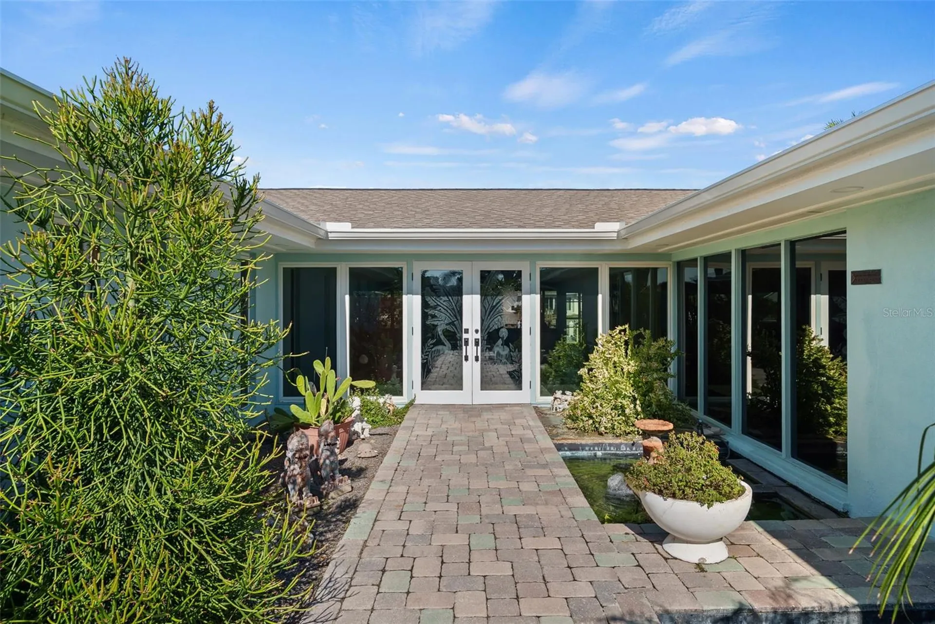 5173 Horseshoe Place St Petersburg FL 33703