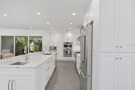 5173 Horseshoe Place St Petersburg FL 33703