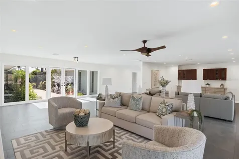 5173 Horseshoe Place St Petersburg FL 33703