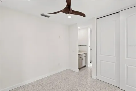 5173 Horseshoe Place St Petersburg FL 33703