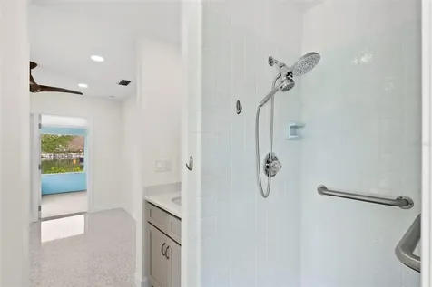 5173 Horseshoe Place St Petersburg FL 33703