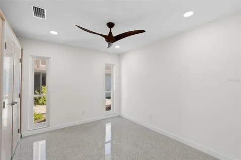 5173 Horseshoe Place St Petersburg FL 33703