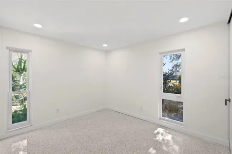 5173 Horseshoe Place St Petersburg FL 33703