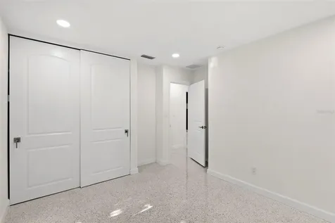 5173 Horseshoe Place St Petersburg FL 33703