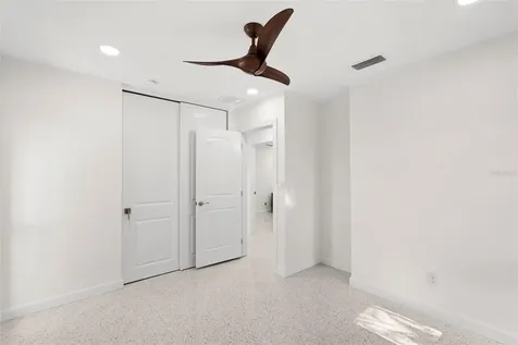 5173 Horseshoe Place St Petersburg FL 33703
