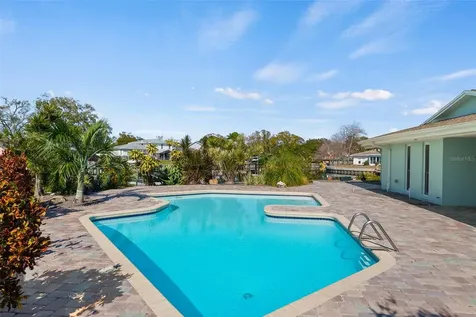 5173 Horseshoe Place St Petersburg FL 33703