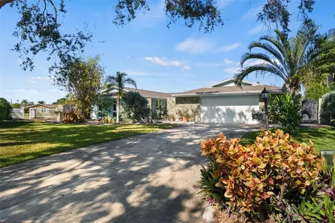 5173 Horseshoe Place St Petersburg FL 33703
