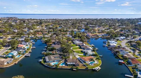 5173 Horseshoe Place St Petersburg FL 33703