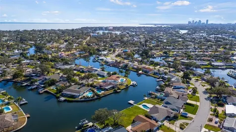 5173 Horseshoe Place St Petersburg FL 33703