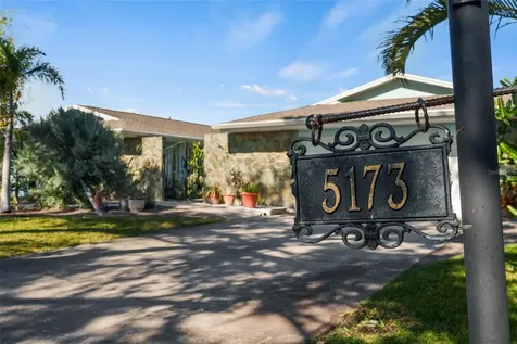 5173 Horseshoe Place St Petersburg FL 33703