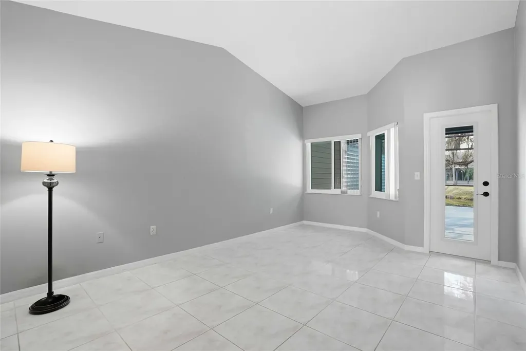 948 Lucas Lane Oldsmar FL 34677