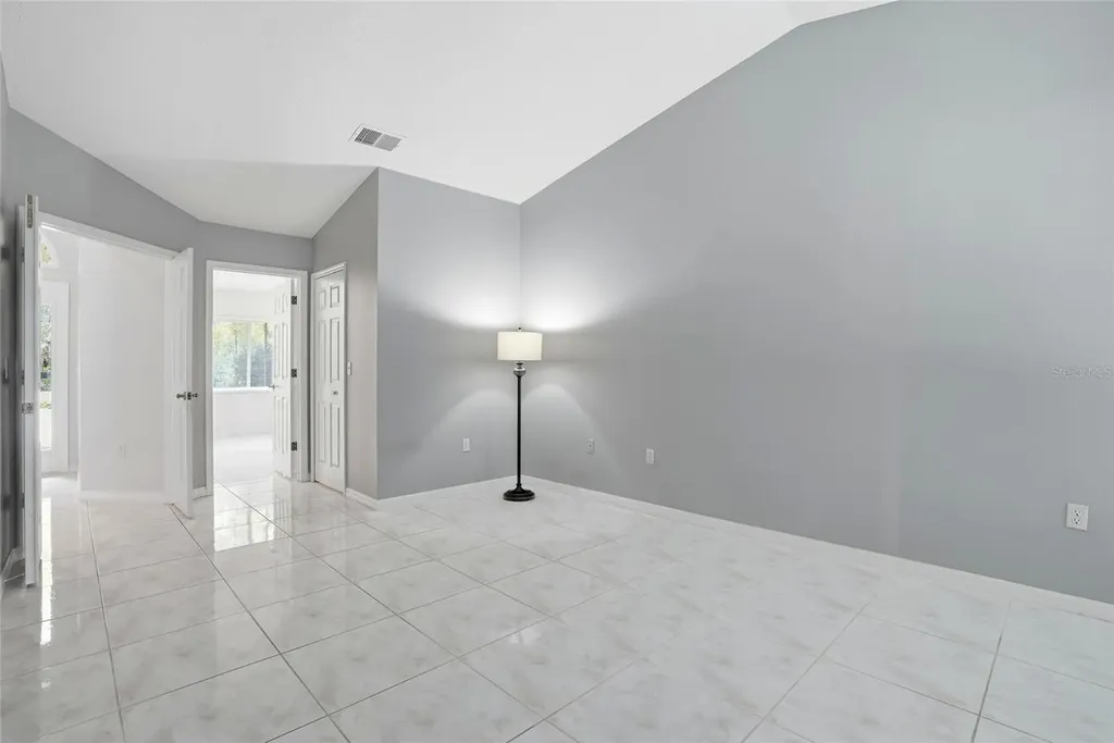 948 Lucas Lane Oldsmar FL 34677