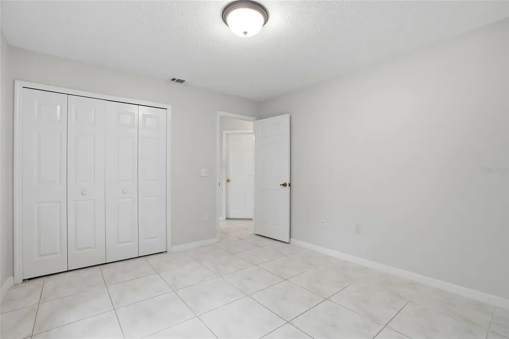 948 Lucas Lane Oldsmar FL 34677