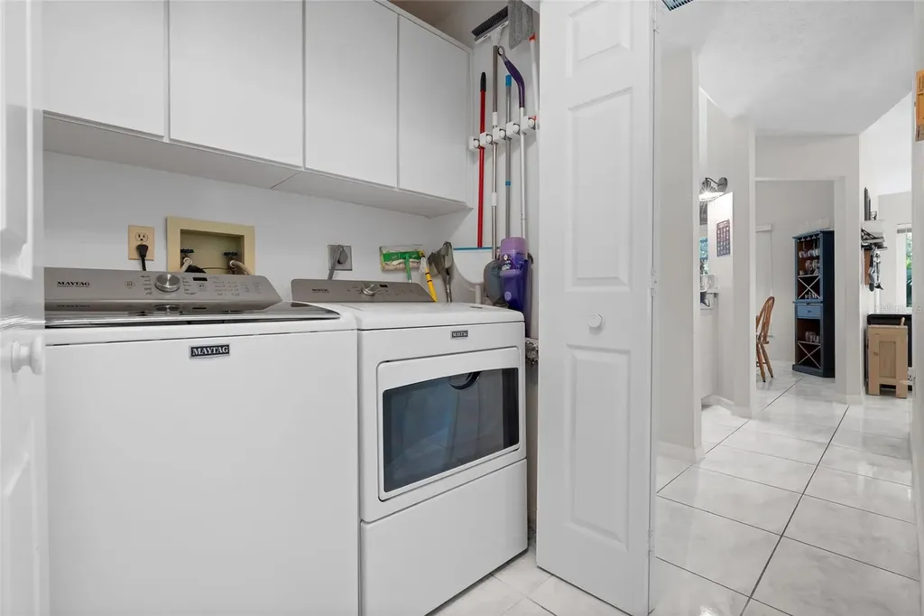948 Lucas Lane Oldsmar FL 34677