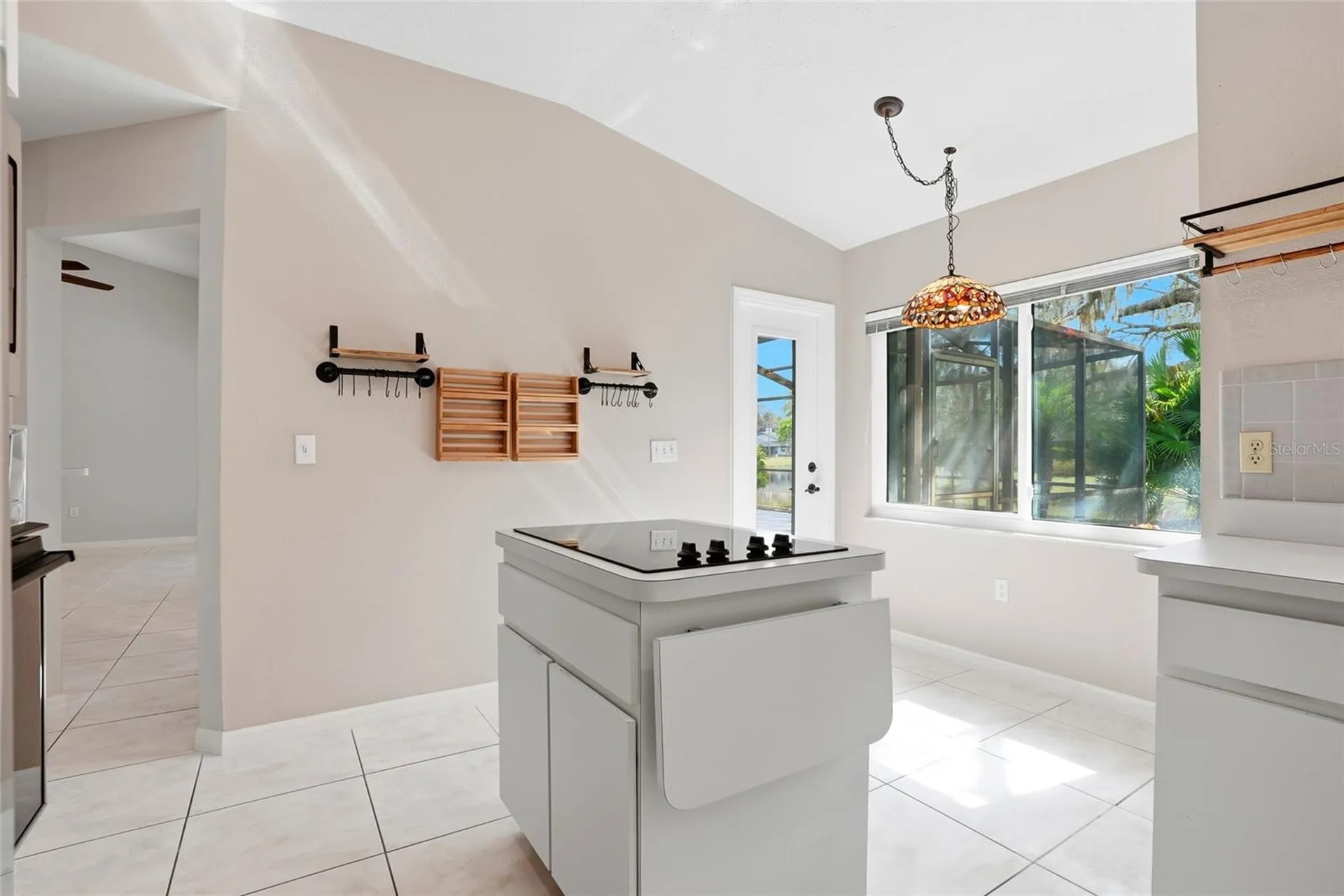 948 Lucas Lane Oldsmar FL 34677
