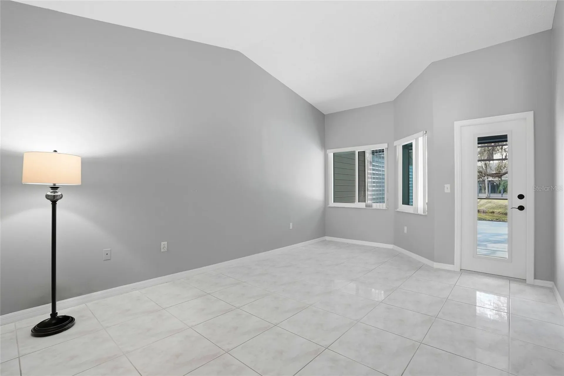948 Lucas Lane Oldsmar FL 34677