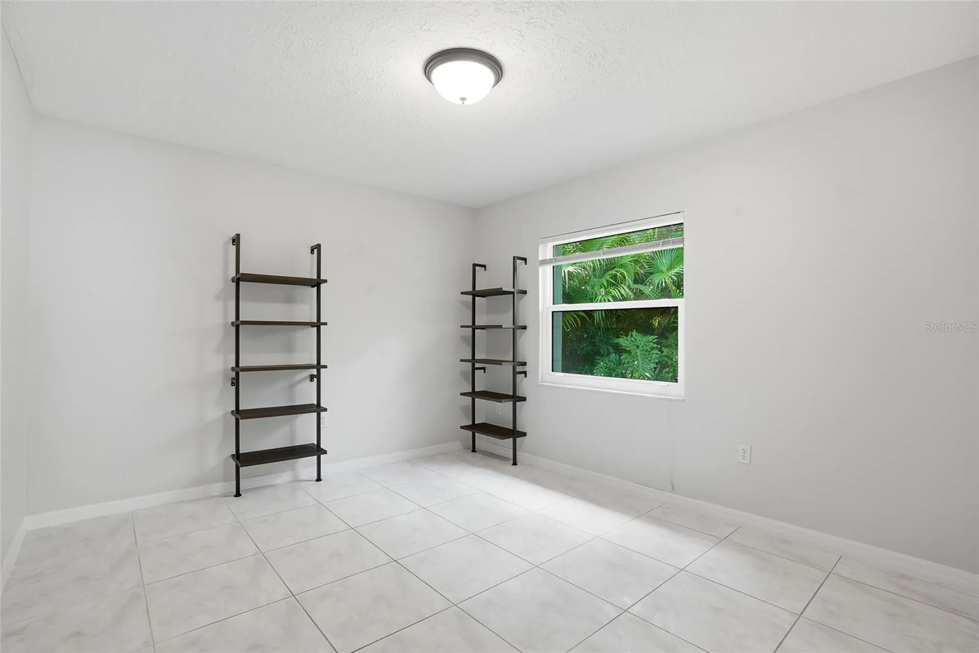 948 Lucas Lane Oldsmar FL 34677