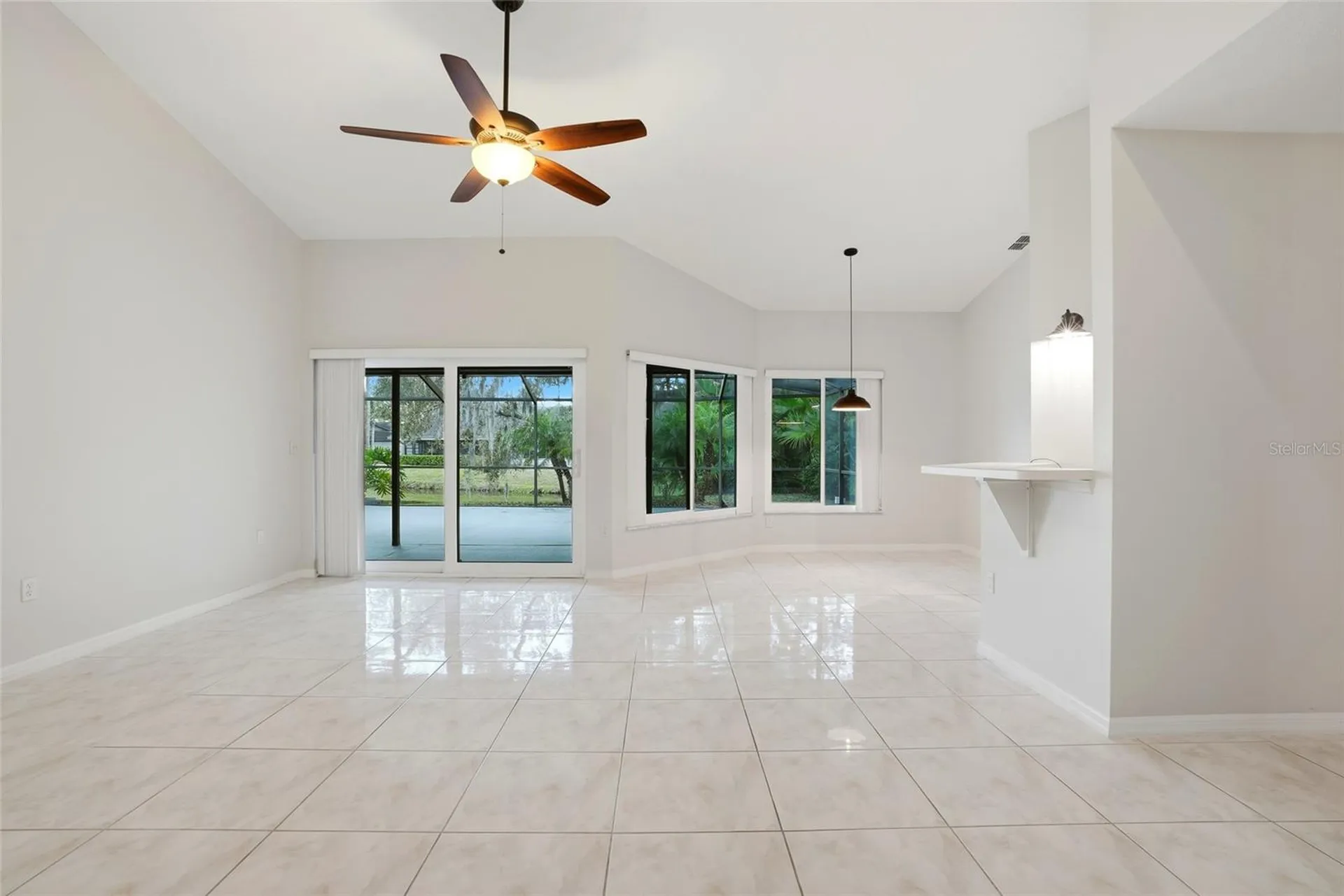 948 Lucas Lane Oldsmar FL 34677