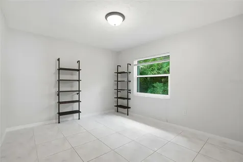 948 Lucas Lane Oldsmar FL 34677