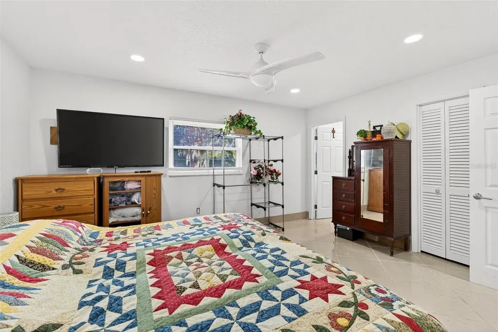 37104 County Road 452 Grand Island FL 32735