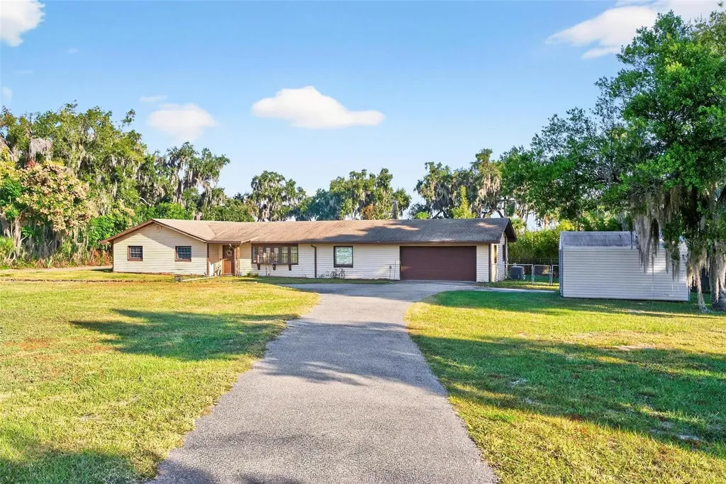 37104 County Road 452 Grand Island FL 32735