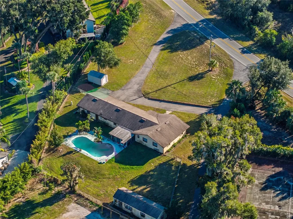 37104 County Road 452 Grand Island FL 32735