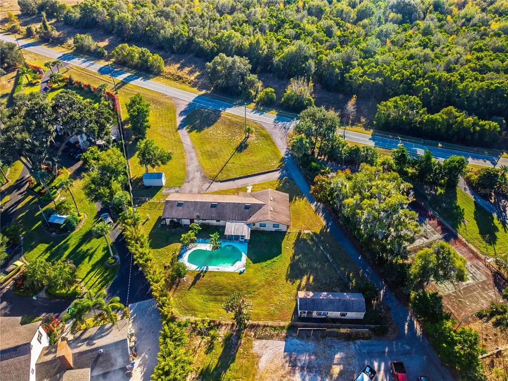 37104 County Road 452 Grand Island FL 32735
