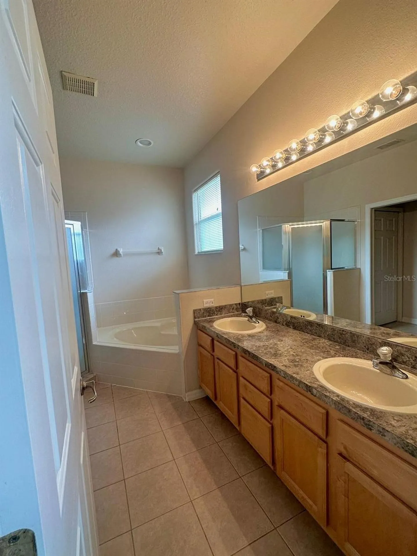 2096 The Oaks Boulevard Kissimmee FL 34746