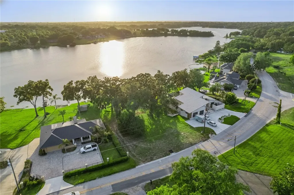E Crooked Lake Drive Eustis FL 32726