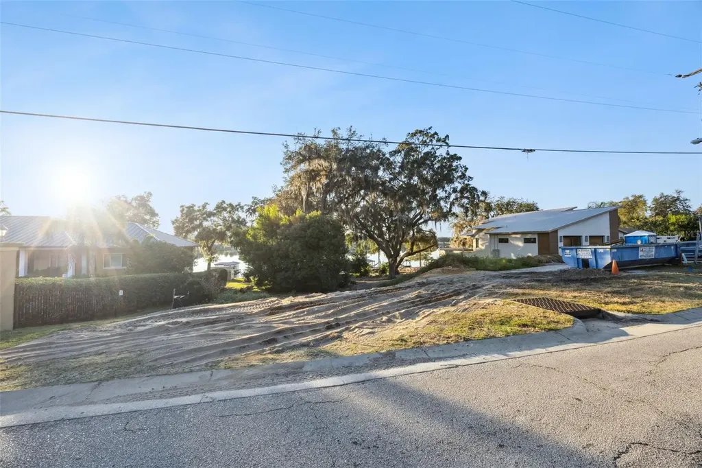 E Crooked Lake Drive Eustis FL 32726