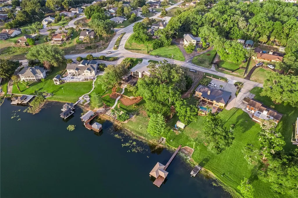 E Crooked Lake Drive Eustis FL 32726