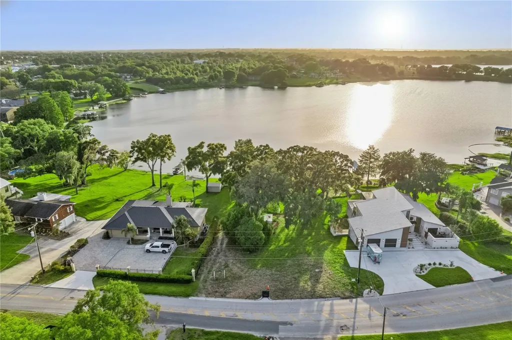 E Crooked Lake Drive Eustis FL 32726
