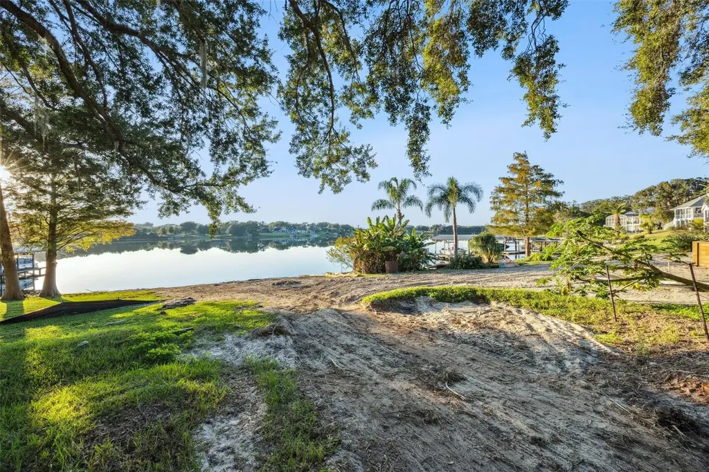 E Crooked Lake Drive Eustis FL 32726