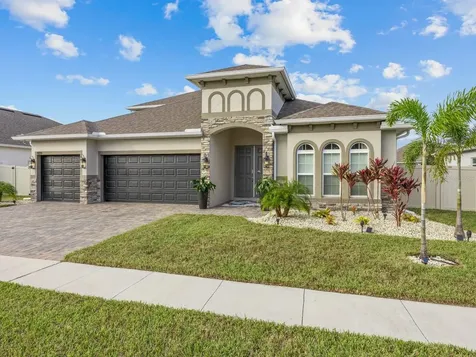 489 Avila Place Howey In The Hills FL 34737