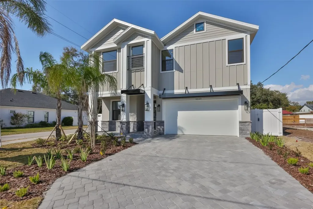 3223 W Paxton Avenue Tampa FL 33611