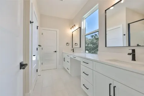 3223 W Paxton Avenue Tampa FL 33611