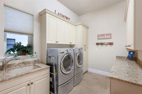 9816 2nd Terrace NW Bradenton FL 34209