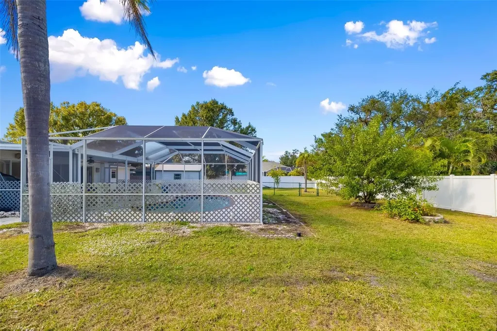 803 Plum Tree Lane Sarasota FL 34243