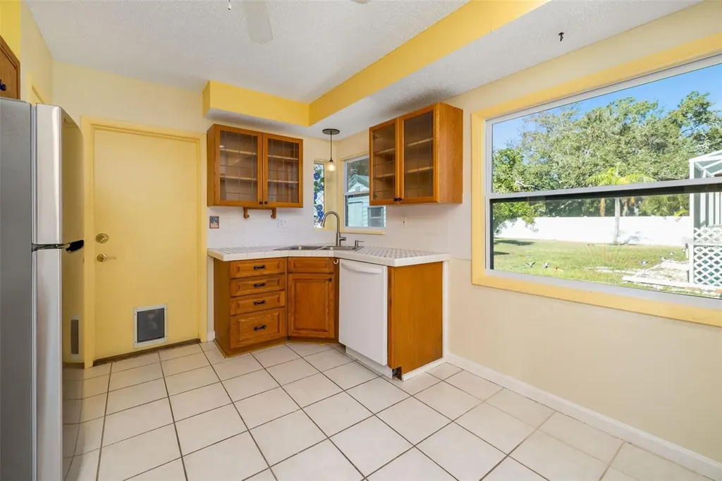 803 Plum Tree Lane Sarasota FL 34243