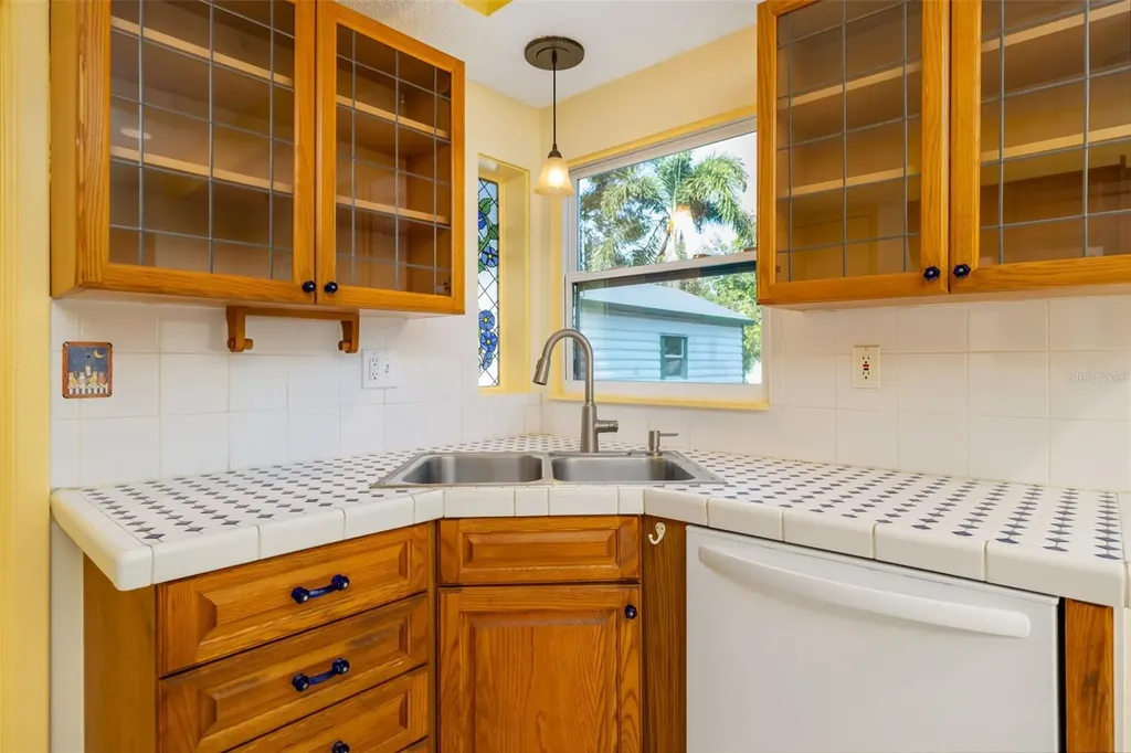 803 Plum Tree Lane Sarasota FL 34243