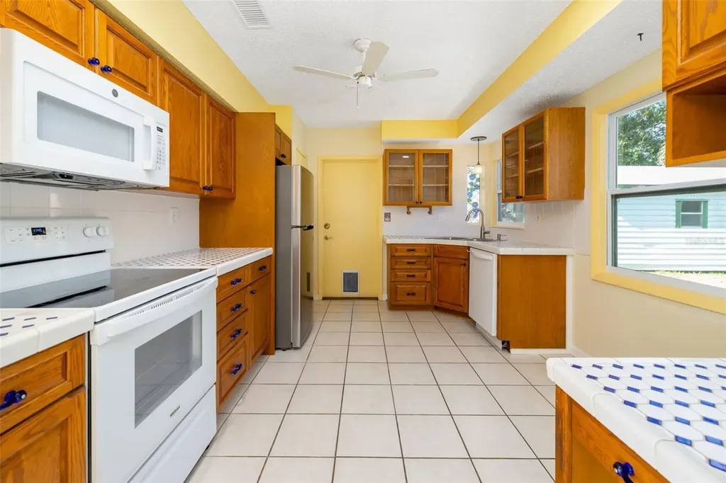 803 Plum Tree Lane Sarasota FL 34243
