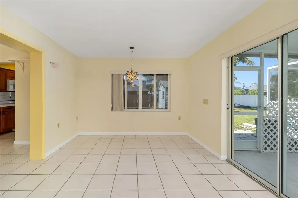 803 Plum Tree Lane Sarasota FL 34243