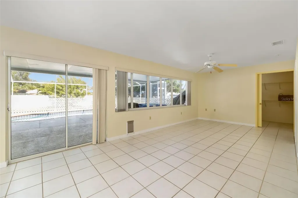 803 Plum Tree Lane Sarasota FL 34243