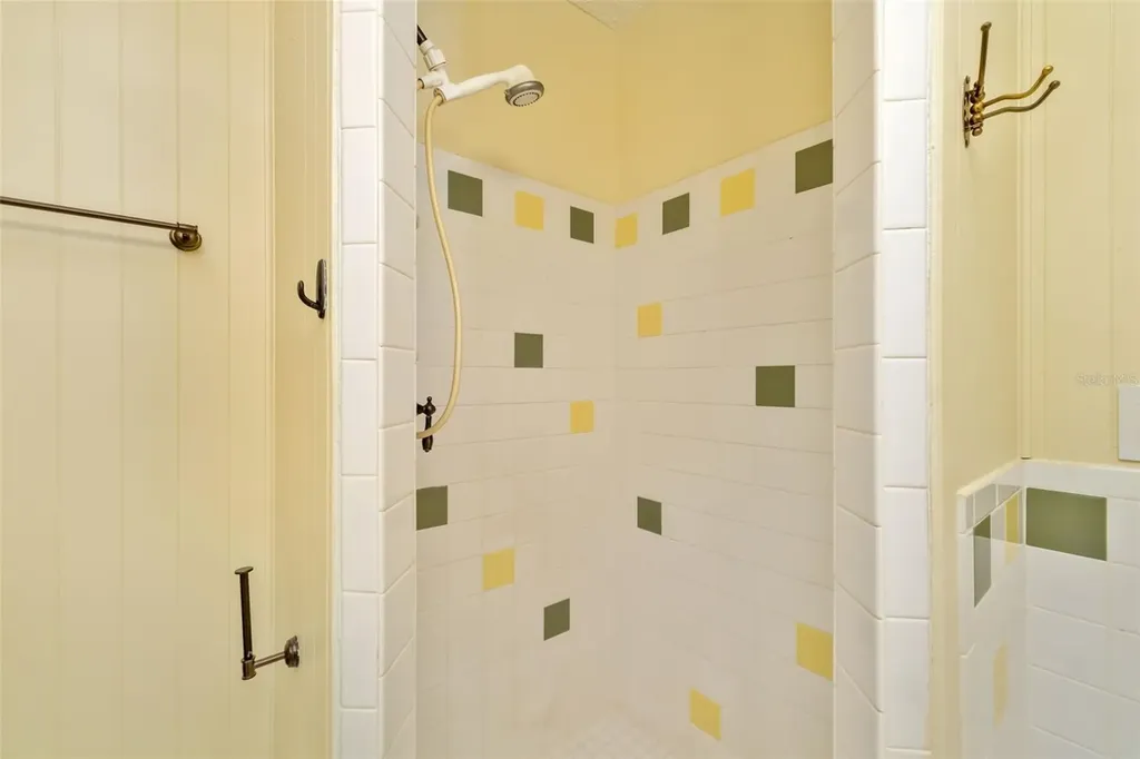 803 Plum Tree Lane Sarasota FL 34243
